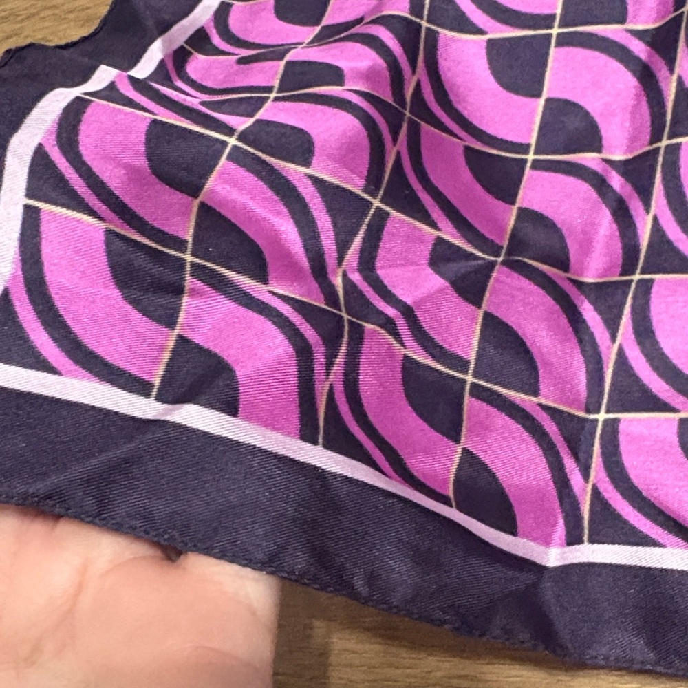 Gap 100% Silk Square Scarf Purple Geometric Pattern Made in Italy - Picture 5 of 7